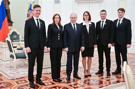 Задачи, как у покорителей космоса. Путин вручил премии молодым учёным ...