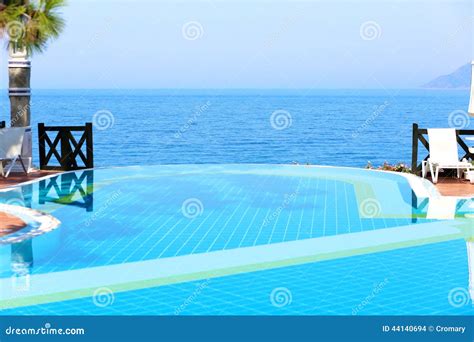 Infinity Pool Sea View 的图像结果