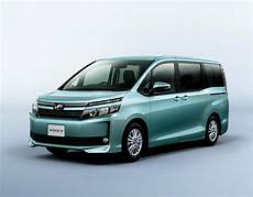 Toyota Voxy Photo by Toyota Voxy Specs And Prices Photo Autoevolution Toyota Voxy Photo