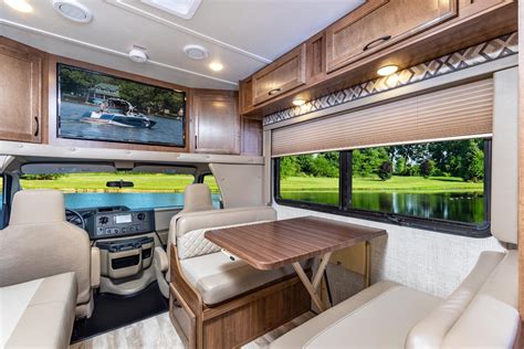 5210 | BT Cruiser | Motor Homes | Gulf Stream Coach Inc.