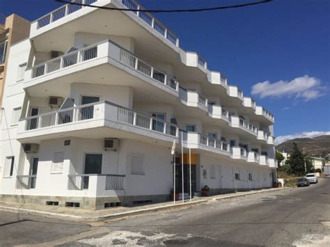 KARYSTOS MARE APARTMENTS - Apartment Reviews, Photos, Rate Comparison ...