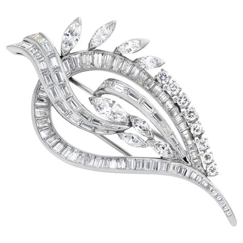 Beautiful Diamond Platinum Leaf Brooch For Sale at 1stDibs