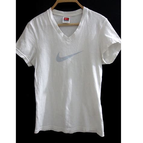 Nike White Shirt, Women's Fashion, Tops, Shirts on Carousell