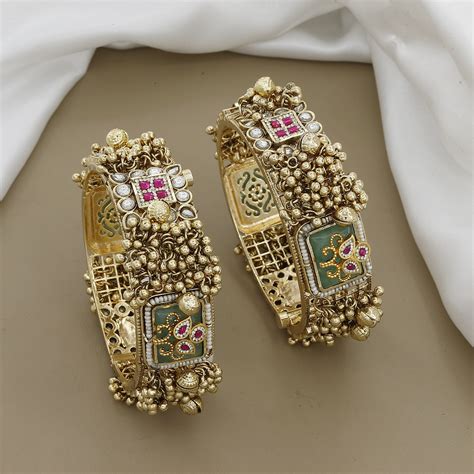 Heritage Inspired Exquisite Antique Gold Patla Set – vijaykangan