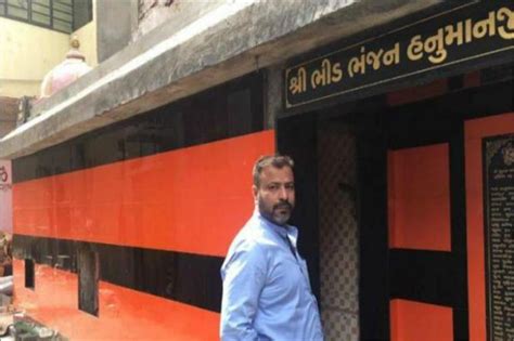 मुस्लिम ने करवाया मंदिर का जीर्णोद्धार - muslim repaired the karawara ...