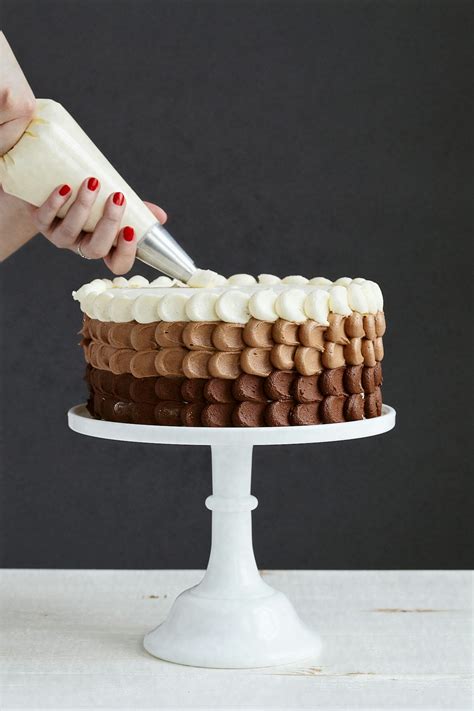 Steps to Create Your Personalized Anniversary Cake Experience – Cakepulse