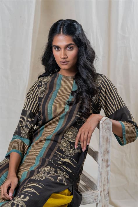 Vrajbhoomi:Classic Kurta - Black Vanya