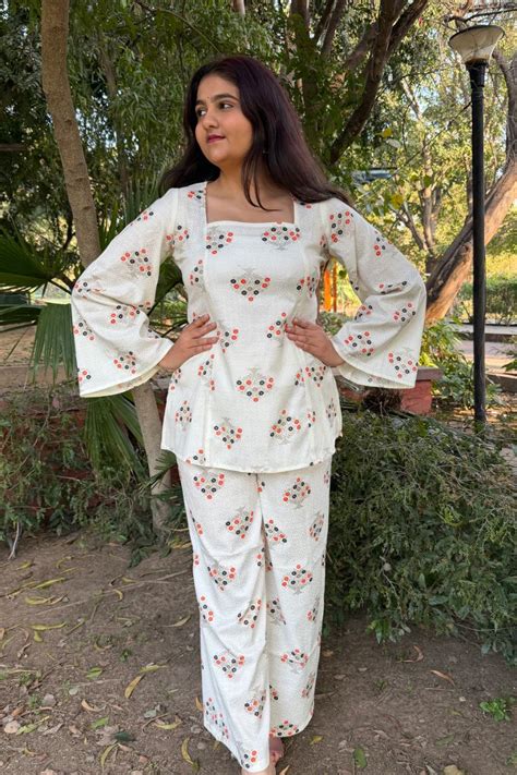 Jasmine Women Co-ord Set | Square Neck Bell Sleeves – Poshida