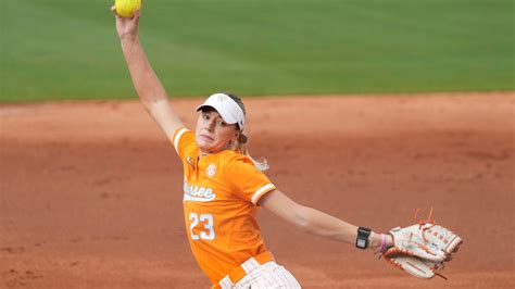 Tennessee softball vs Clemson: Karlyn Pickens, Karen Weekly