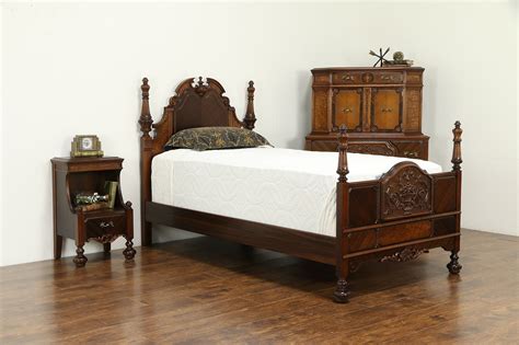Antique Bedroom Furniture