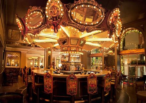 21 Best Hotels Bars Around The World To Grab A Drink