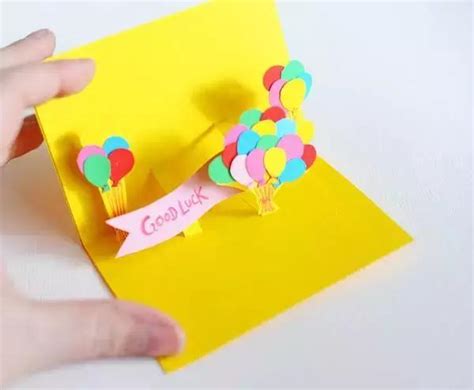 用纸做简单的生日礼物简单的贺卡(怎么用纸做贺卡?生日礼物) | 抖兔教育