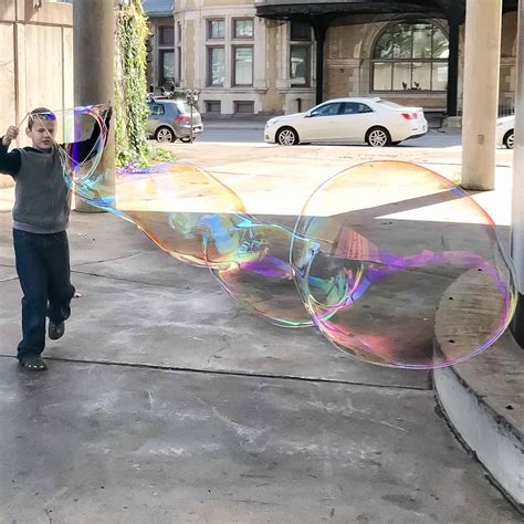 Giant Bubbles Recipe: The BEST Solution for Huge Bubbles