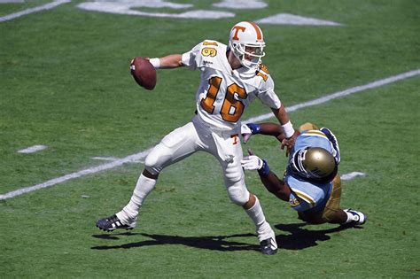 Who is the best Tennessee football player of all time? Closer look at ...