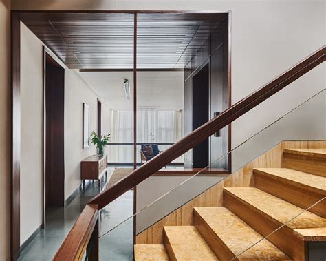 An earthy palette with an ethnic vibe brings this Bengaluru home to ...