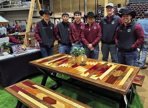 Ennis ISD students create winning table, benches | Ennis News