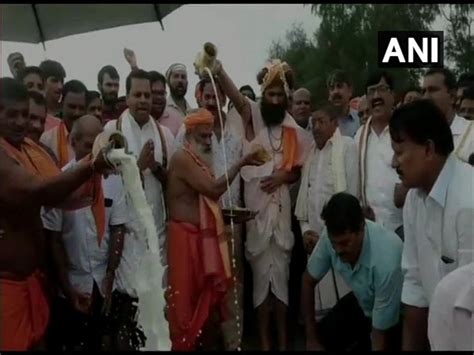 K'taka: Fishermen pray to for good catch, safety