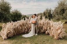 18 Creative Ways To Use Pas Grass In Your Wedding Décor by 18 Creative Ways To Use Pas Grass In Your Wedding D 233 Cor 18 Creative Ways To Use Pas Grass In Your Wedding Décor