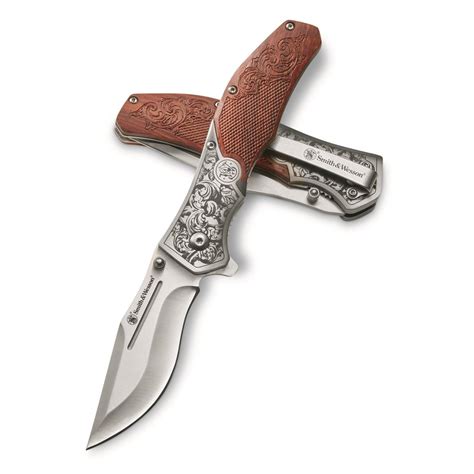 Smith & Wesson Unwavered Folding Knife | Sportsman's Guide