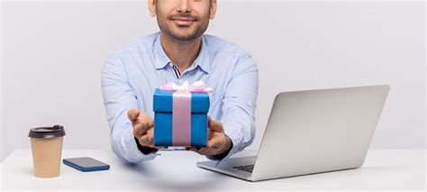 15+ Creative Referral Gifts to Show Appreciation to Your Employees ...