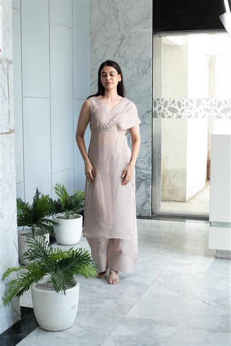 Dusty Veil - Pestal Line| Swaruchii