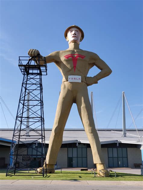 Elon GOAT Token brings giant Elon Musk statue to Austin Tesla factory ...