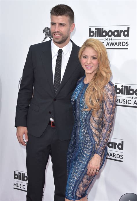 Shakira Gets Frisky With Gerard Piqué At The Billboard Music Awards ...