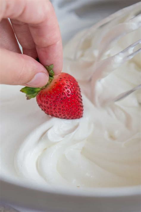 Homemade Whipped Cream (Soft or Stiff Peaks) - Fifteen Spatulas