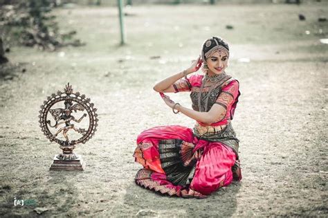 Why Do Indian Nod Their Heads While Talking?