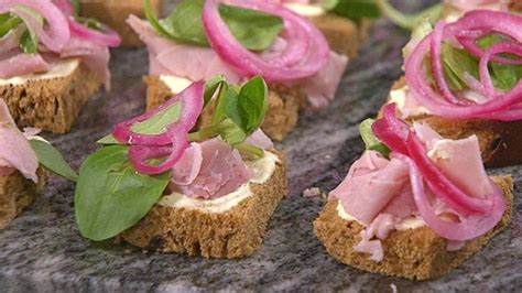 Snittar med julskinka | SVT Recept | Opskrift | Jul