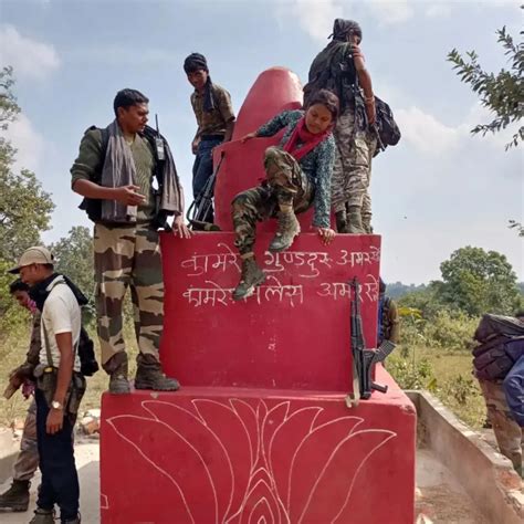 पूर्व नक्सली संजय को तीसरी बार राष्ट्रपति वीरता पदक, नक्सलियों को ढेर ...