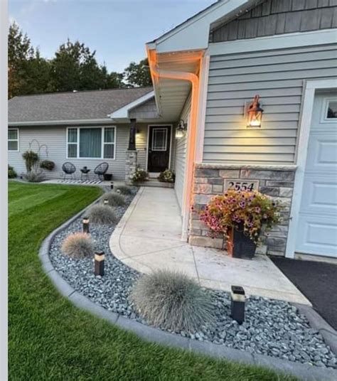 Pin by Leïla Aliel Ait on allee | Front lawn landscaping, Front house ...