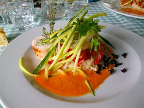 Beautiful garden - Reviews, Photos - Restaurant Fleurs D'Olargues ...