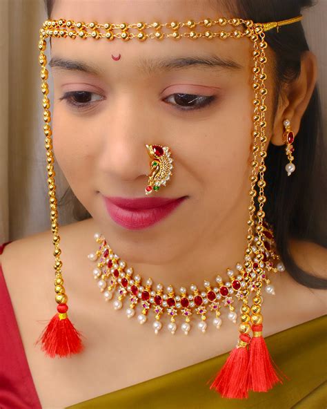 ELEGANT GOLDEN GLAM MUNDAVLYA – Sonchafa