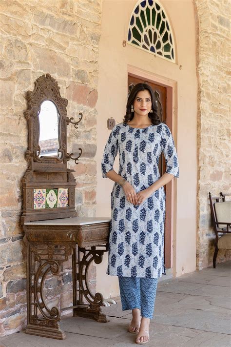 Blue Printed Straight Kurta with Three Quarter Sleeves – Trendphoria
