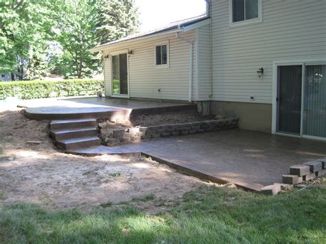 Multi-level patio with concrete steps. | Patio, Concrete patio, Stamped ...