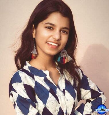 Book Maithili Thakur: Contact for Latest Concert & Show Price