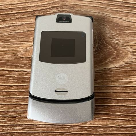 Buy Original Motorola RAZR V3 Unlocked Flip Mobile Phone GSM Bluetooth ...