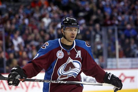 Jarome Iginla scores 600th career goal (Video)