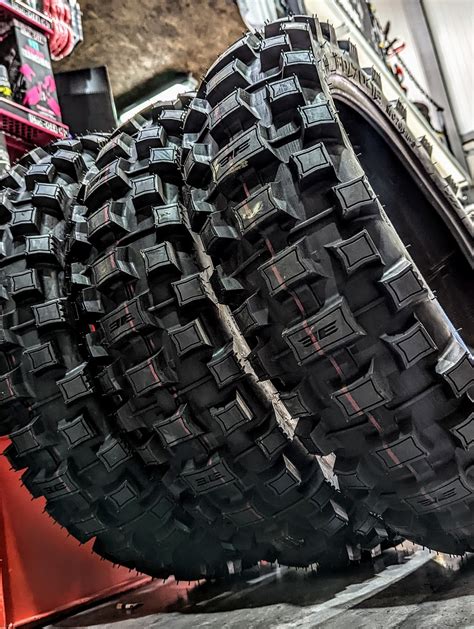 REBEL Tyres Xplorer Trail 150/70 18" - TUBELESS - Allroadmoto