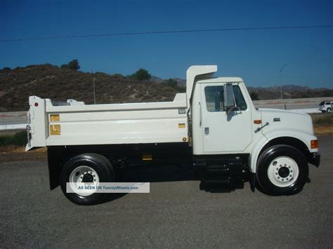 2000 International 4700/dt466