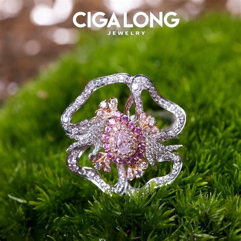 中国设计师珠宝品牌Ciga Long推出四款全新手链。 - 华丽通