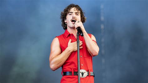 Benson Boone Brings the Crowd to Tears in Portland With Soulful ...