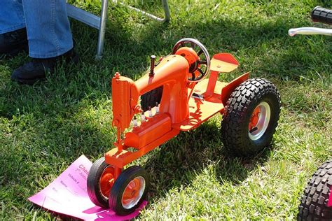 Sewing Machine Tractor 的图像结果