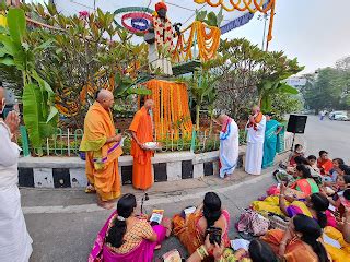 SRI PURANDHARA DASA STATUE GARLANDED Sri Purandara Dasa Statue ...