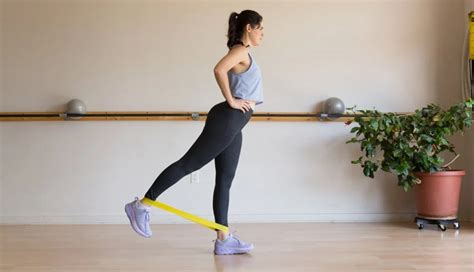 Simple and Best Exercises to Reduce Hips and Thighs Fat at Home ...