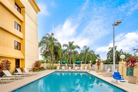 La Quinta Inn & Suites by Wyndham Miami Airport East, Miami : -39% ...