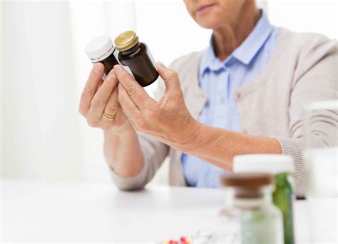 医生建议：中老年人在补充叶酸时，这3点需注意，对健康有好处|叶酸|中老年人|B族_新浪新闻