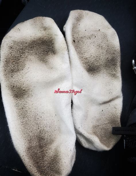 [SELLING] 🧦2 pairs/20$ 24hr wear, pics, includes tracking.♡ 2/45$ for 5 ...