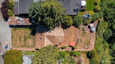 10 Edgewater Dr, Camano Island, WA 98282 | Homes.com